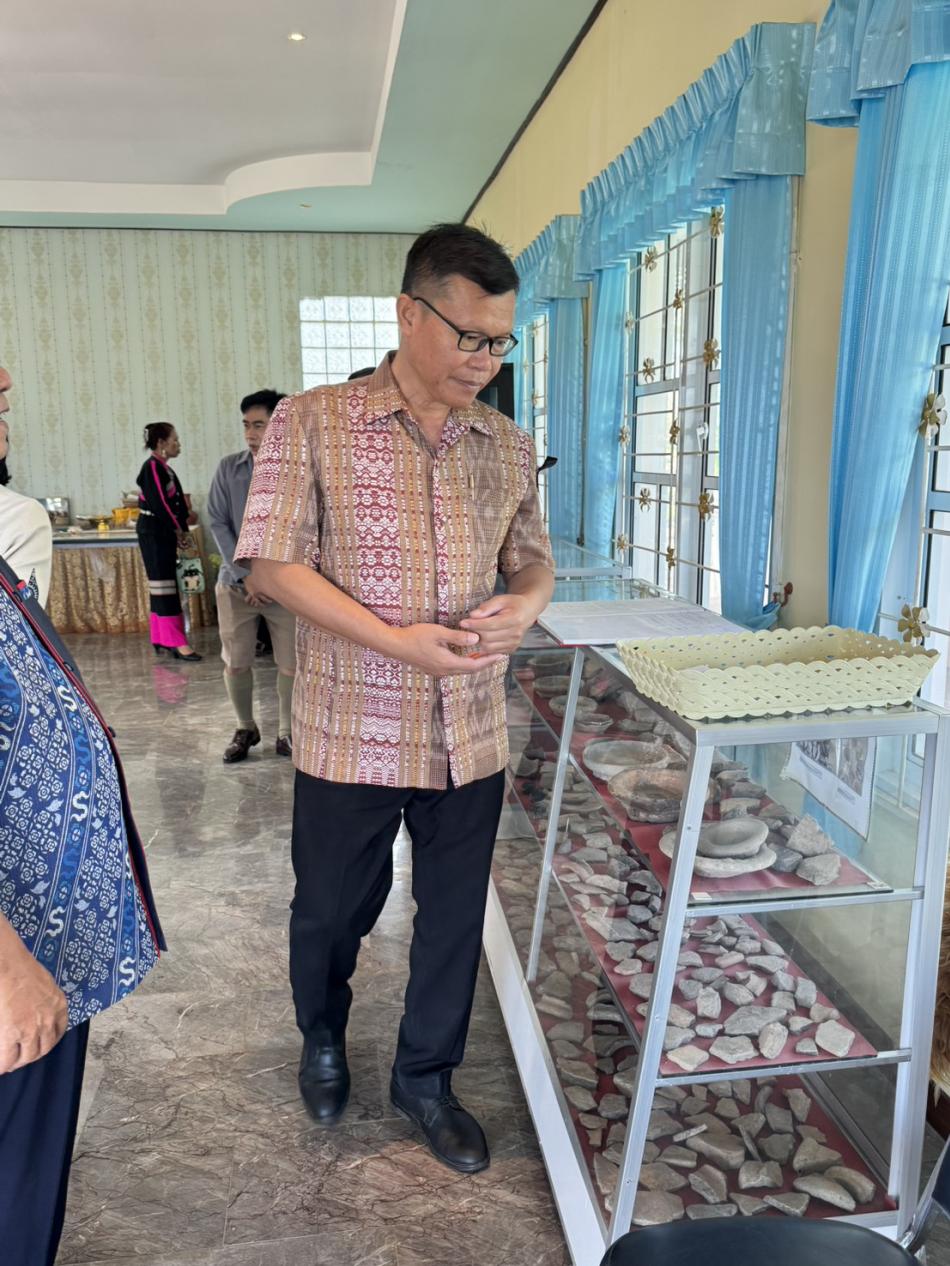 ในวันที่ 6 มีนาคม 2569 เวลา 09.00 น.  นายปรีชา มณีสร้อย นายอำเภอธาตุพนม ดำเนินการเปิดประชุมแหล่งโบราณคดีบ้านกุดฉิม อายุราว ๒,๕oo-๓,ooo ปี เพื่อเป็นการอนุรักษ์ สืบสาน ต่อยอดอารยธรรมโลกยุคโบราณแห่งลุมน้ำโขง